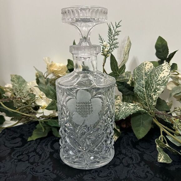 Vintage Crystal Glass Liquor Decanter With Lid 9 1/4” Clear Flower Pattern - Picture 1 of 11